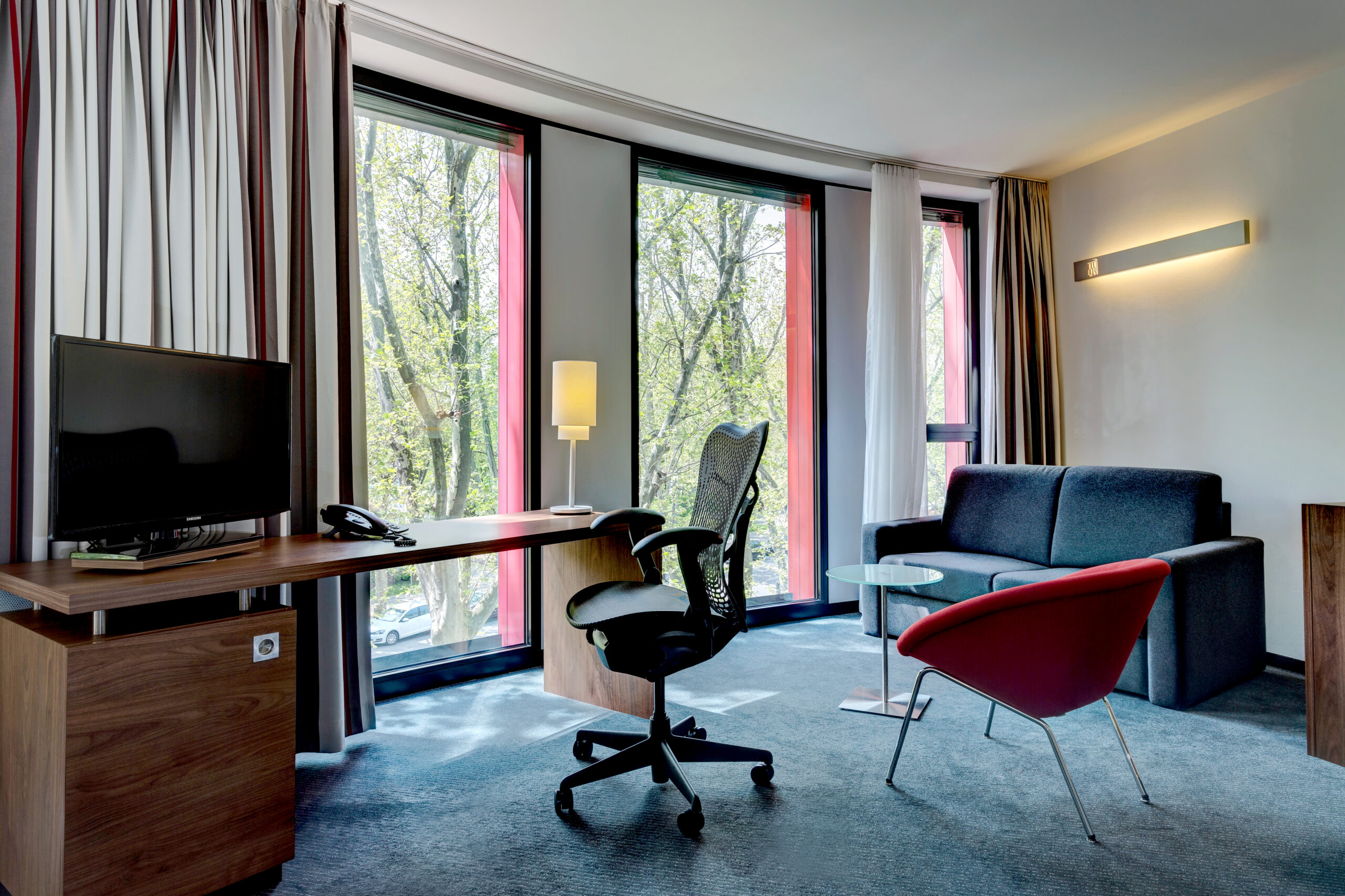 DEU, Deutschland, Stuttgart, 09.05.2016 - Hilton Garden Inn Stuttgart NeckarPark. Ein Hotel unter Management der Success Hotel Group.