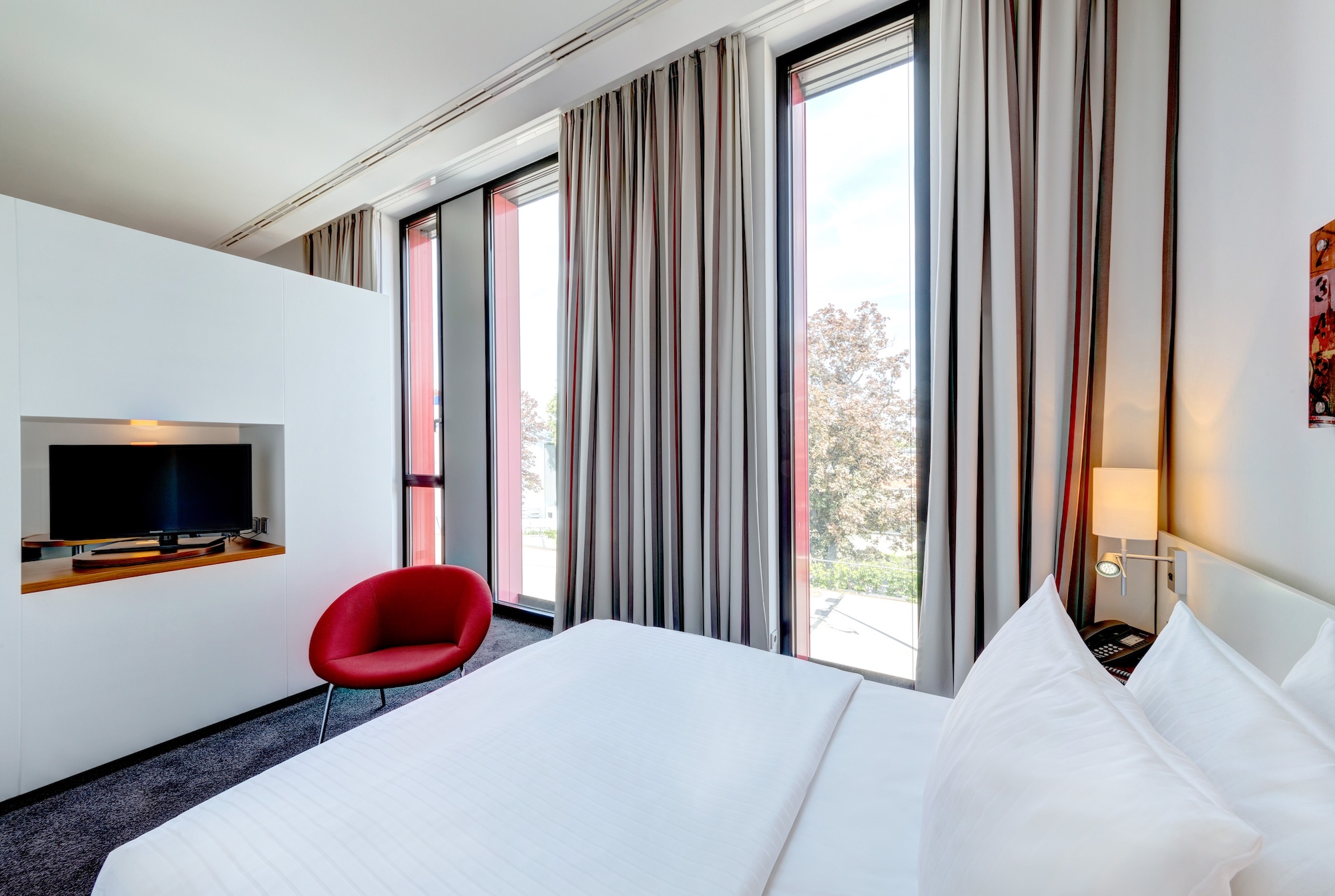DEU, Deutschland, Stuttgart, 09.05.2016 - Hilton Garden Inn Stuttgart NeckarPark. Ein Hotel unter Management der Success Hotel Group.