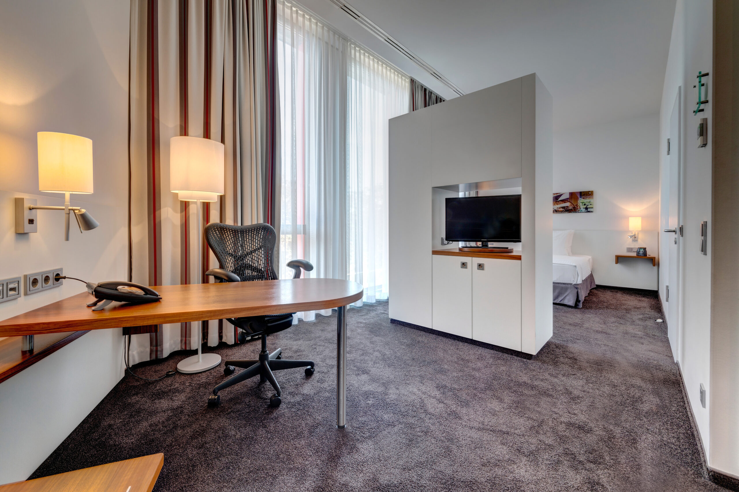 DEU, Deutschland, Stuttgart, 09.05.2016 - Hilton Garden Inn Stuttgart NeckarPark. Ein Hotel unter Management der Success Hotel Group.
