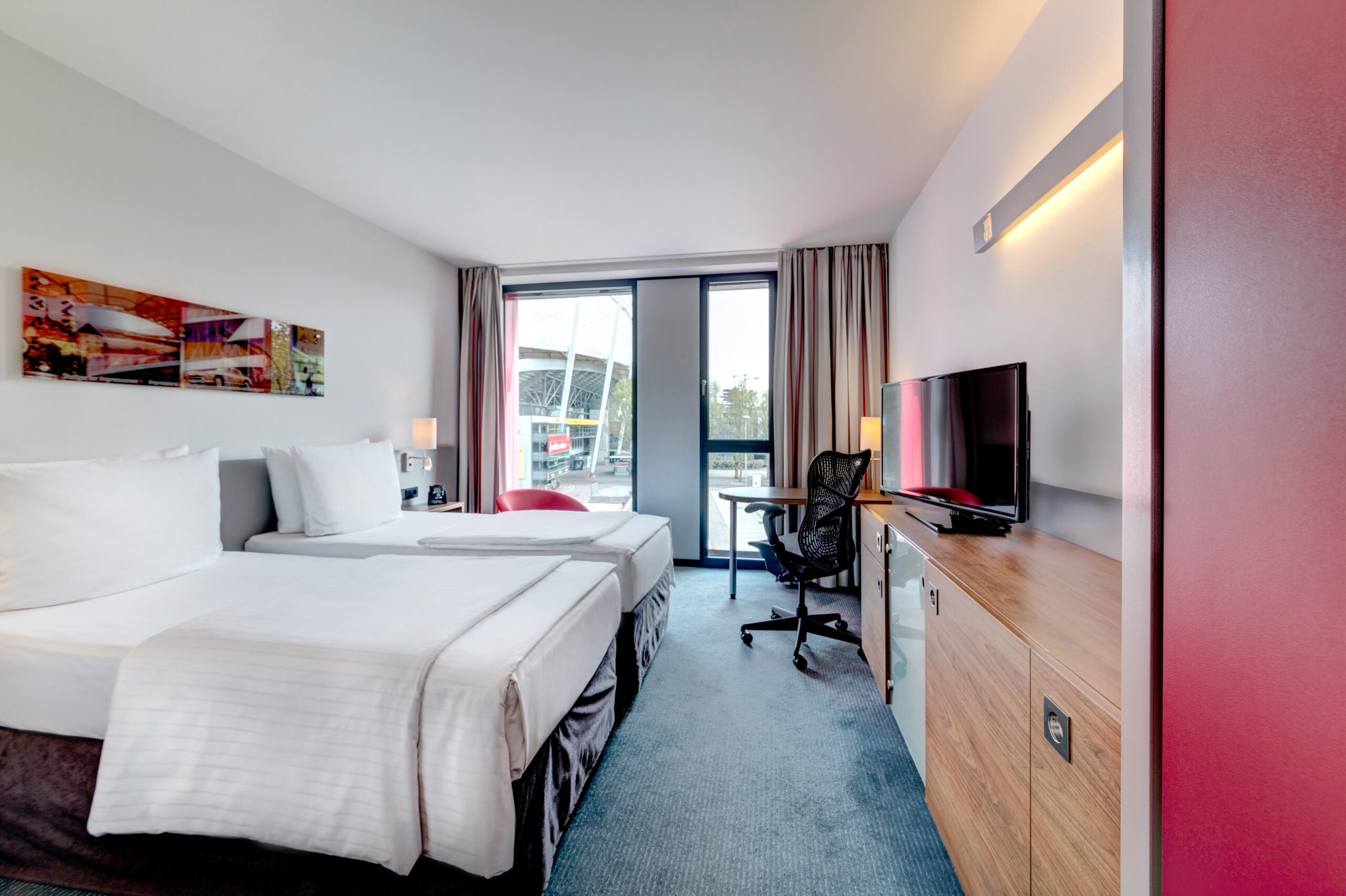 DEU, Deutschland, Stuttgart, 09.05.2016 - Hilton Garden Inn Stuttgart NeckarPark. Ein Hotel unter Management der Success Hotel Group.