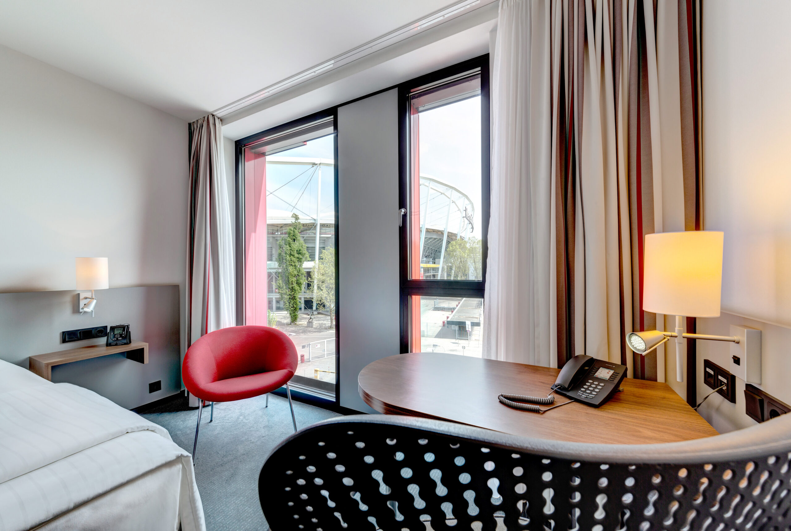 DEU, Deutschland, Stuttgart, 09.05.2016 - Hilton Garden Inn Stuttgart NeckarPark. Ein Hotel unter Management der Success Hotel Group.